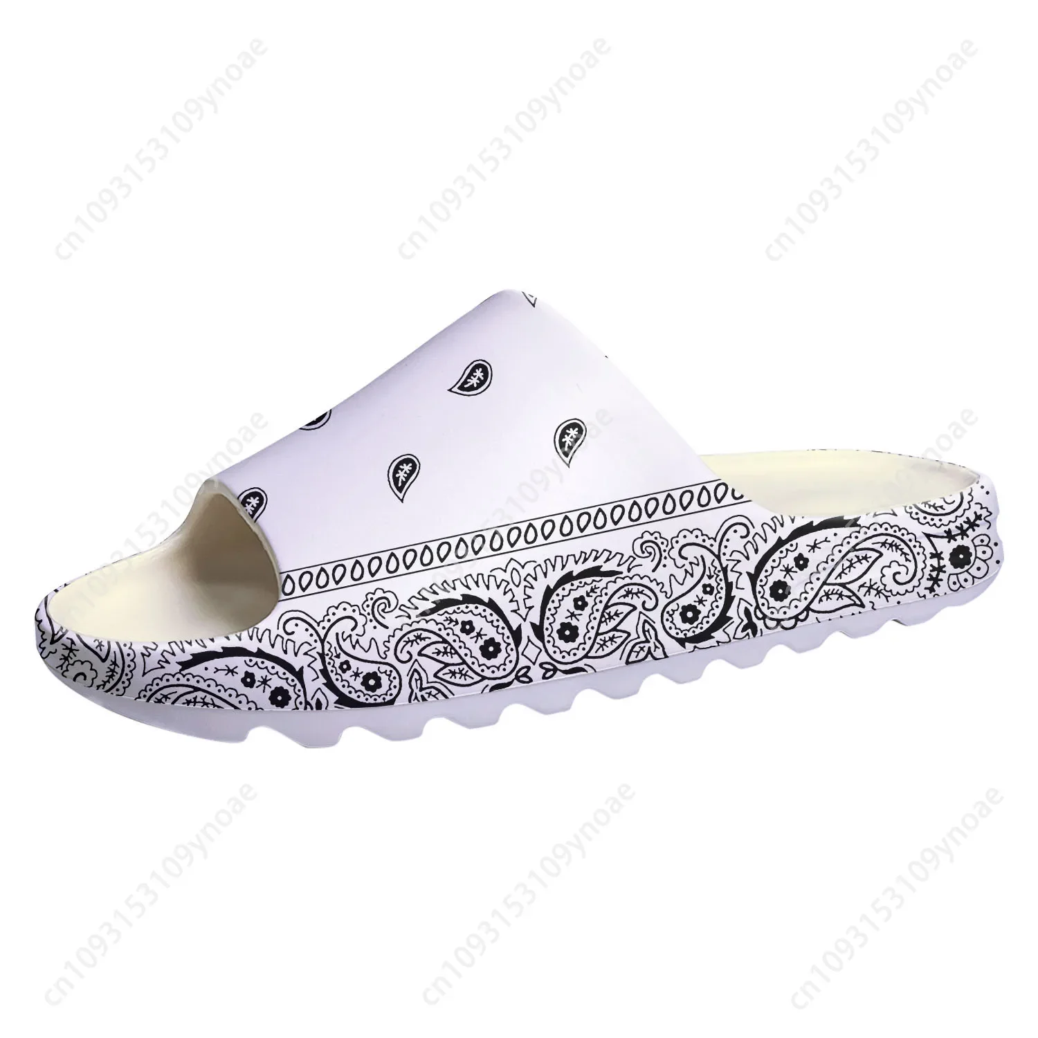 باندانا بيزلي لينة وحيد النعال - مراجعة Bandana Blank White وسعره